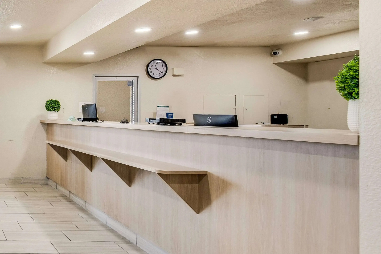 Econo Lodge Stockton near I-5 Fairgrounds