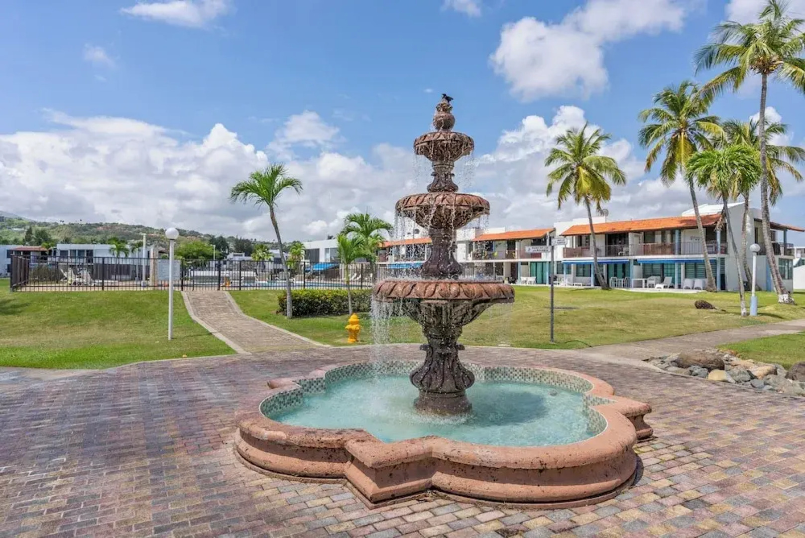 Playas Del Yunque Condo: Pool & Beach Access