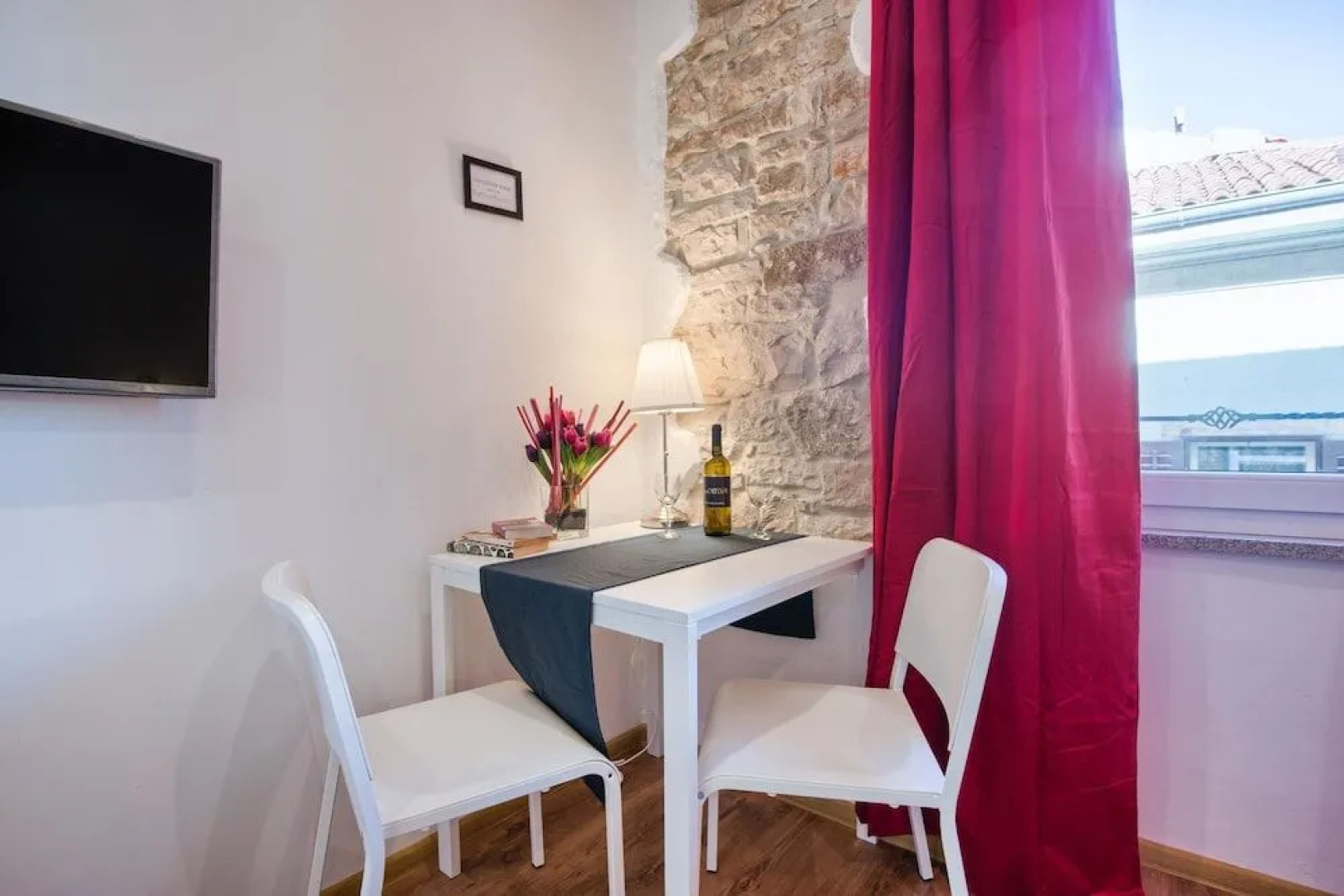 Top Center Rooms & Studio