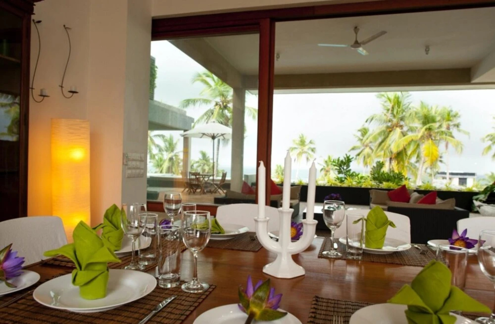 Modern Beach Villa With Roof Terrace