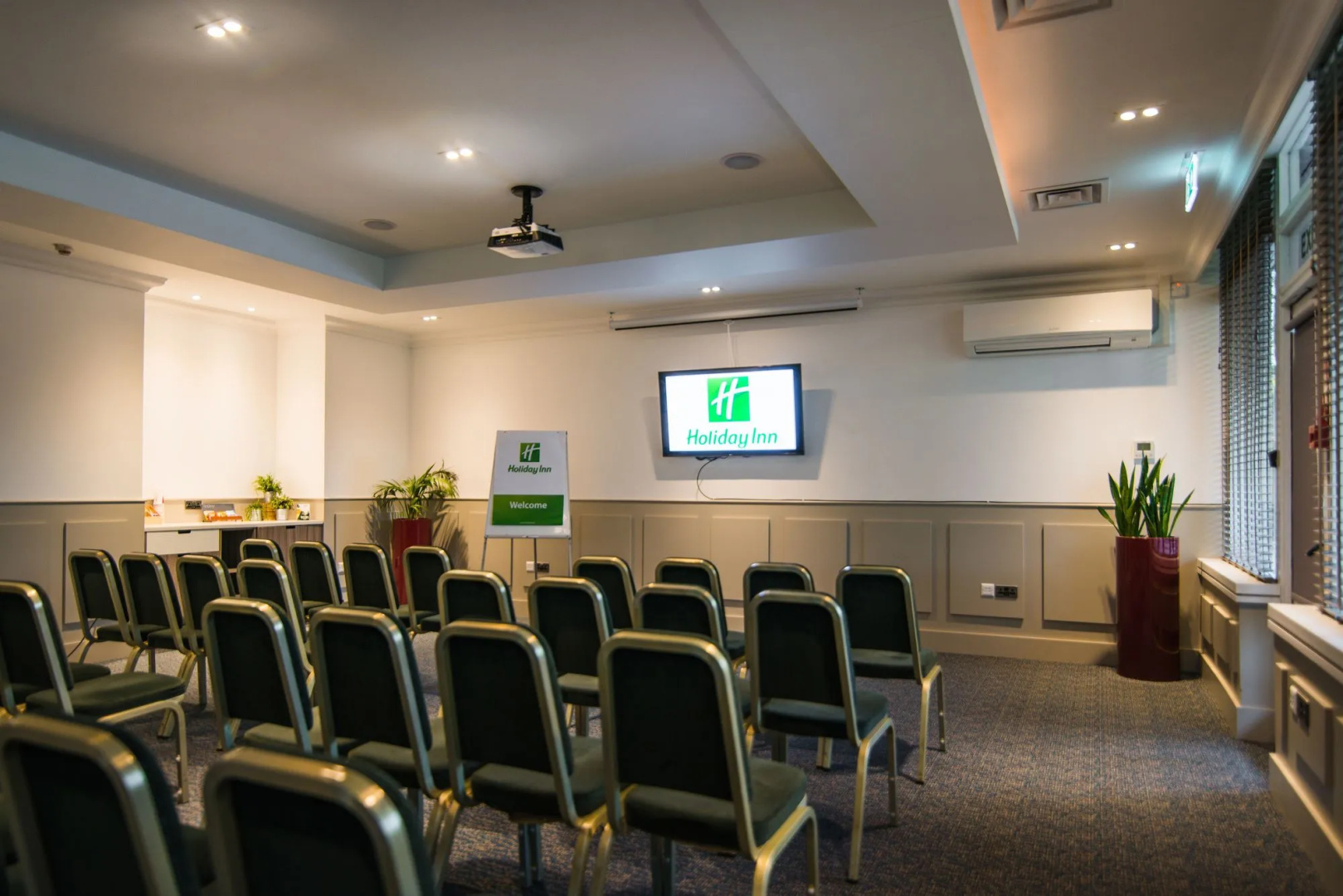 Holiday Inn Stoke on Trent M6, Jct 15 by IHG