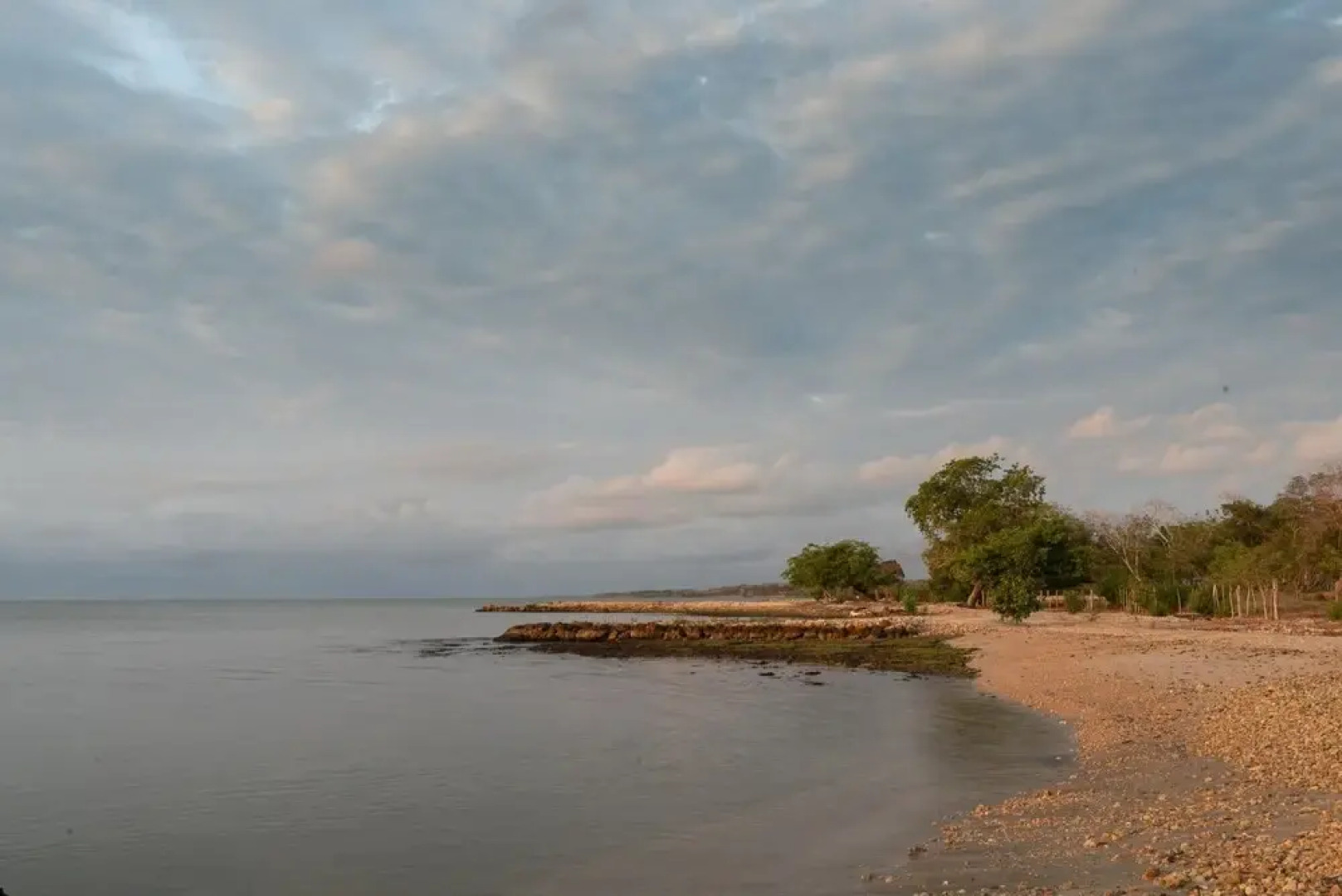 Relaxing Tropical Island Chalet w Private Pool and Beach in Bar