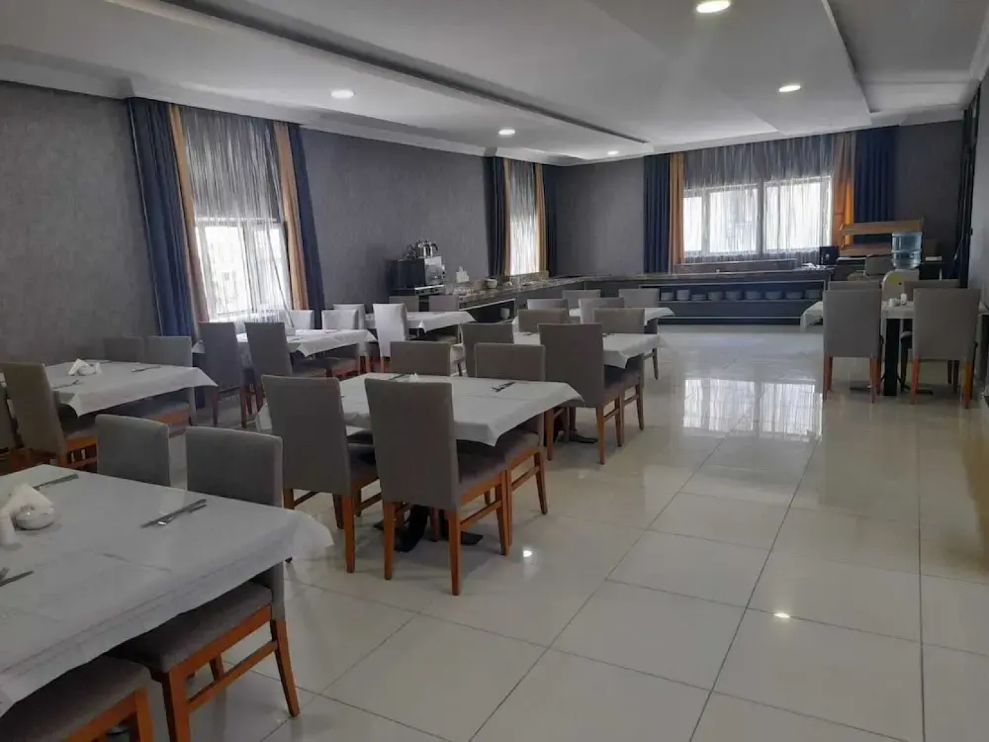 Cenas Otel