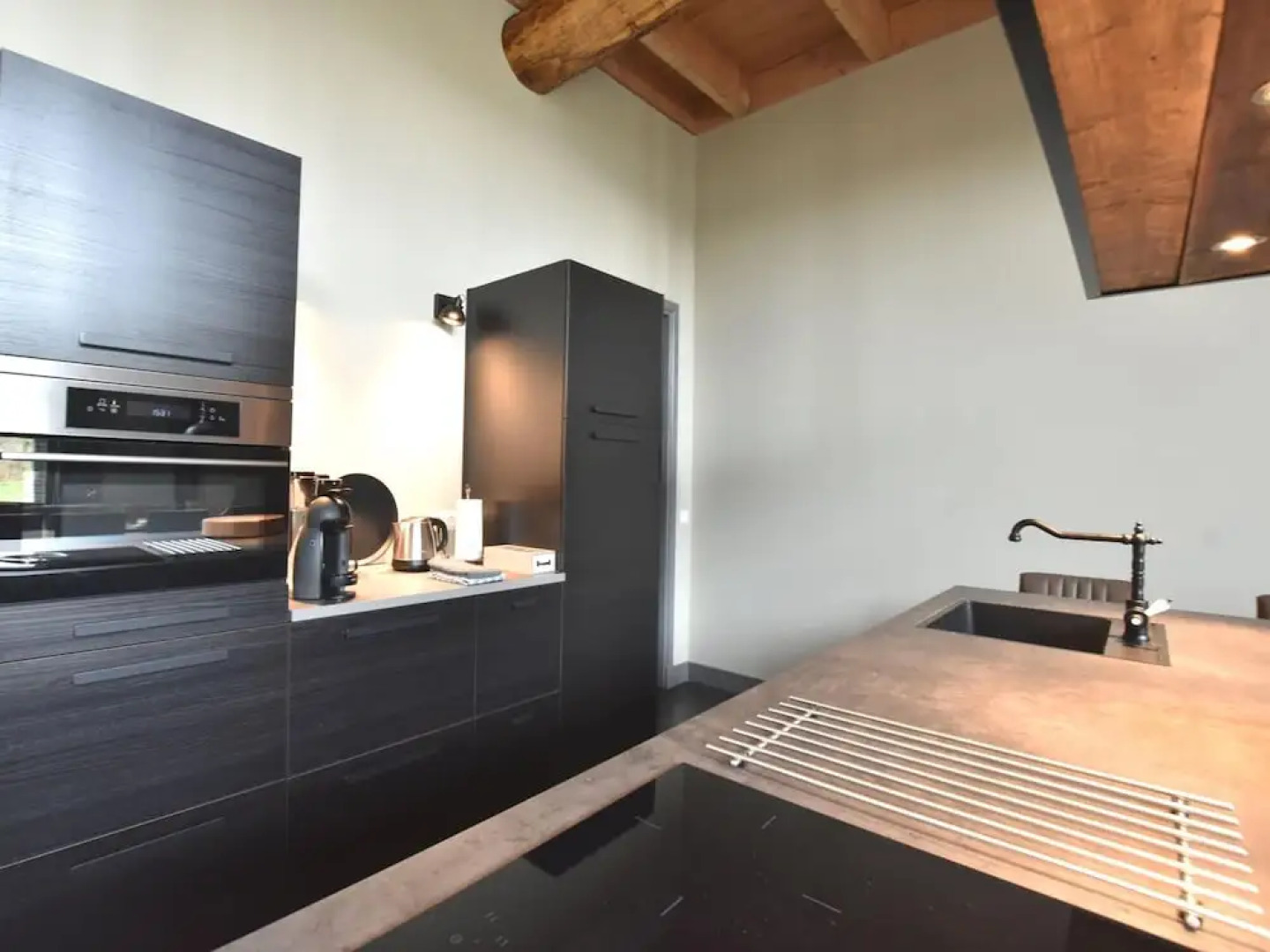 Grandeur Farmhouse in Dwingeloo at a National Park