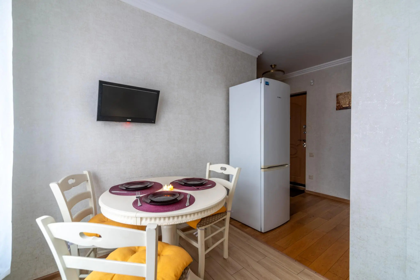 Bon voyage на улице Довженко