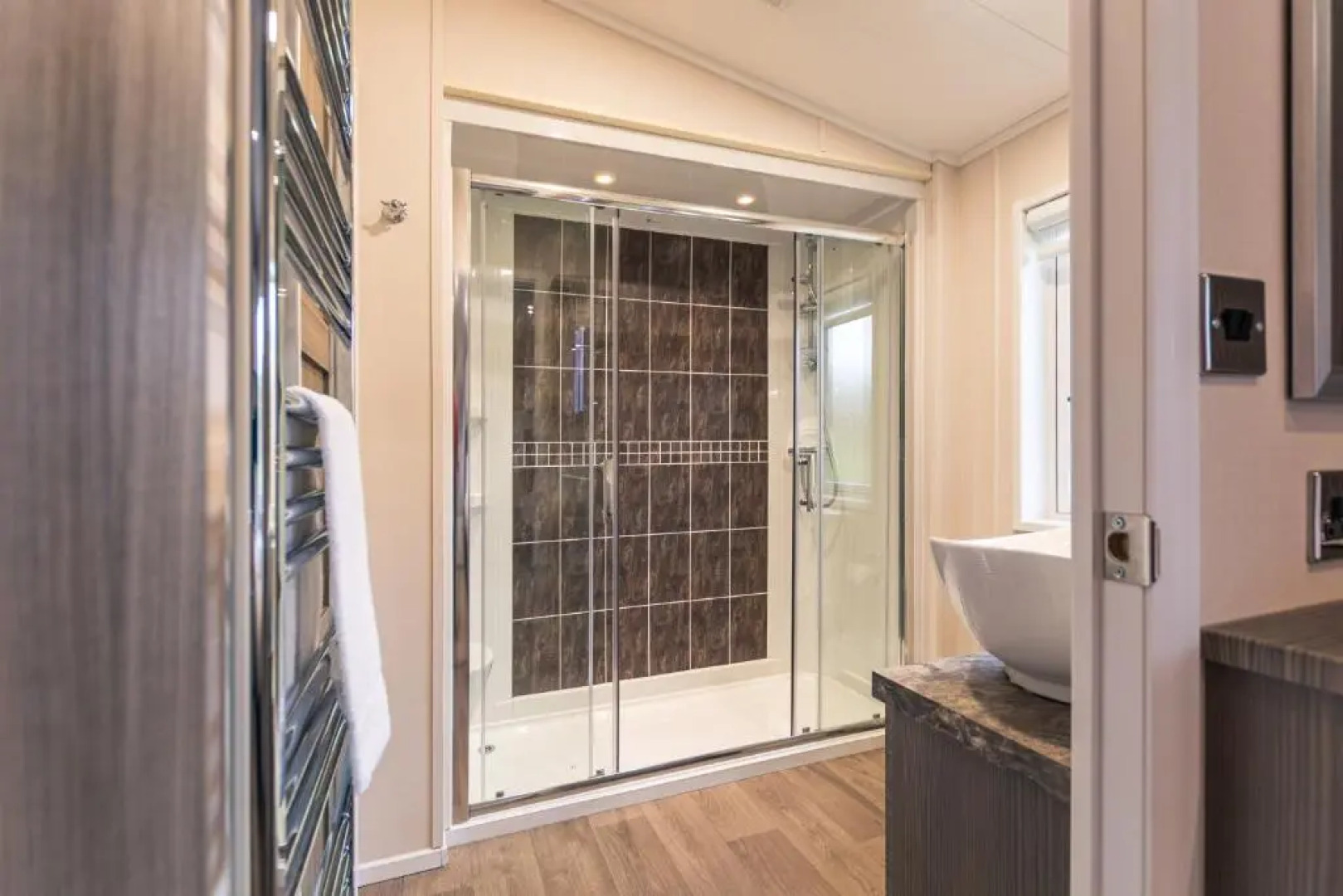 The Crucible lodge with Hot Tub