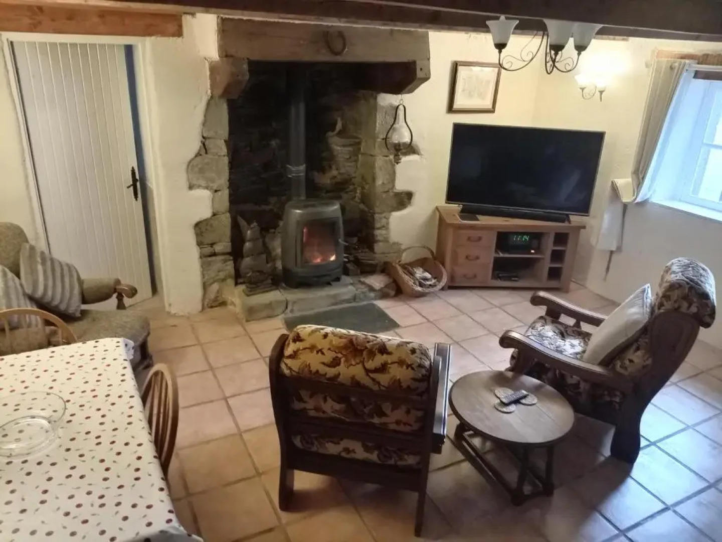 character breton cottage