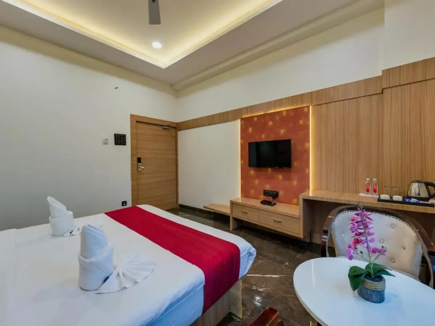 Hotel Chandradeep Regency
