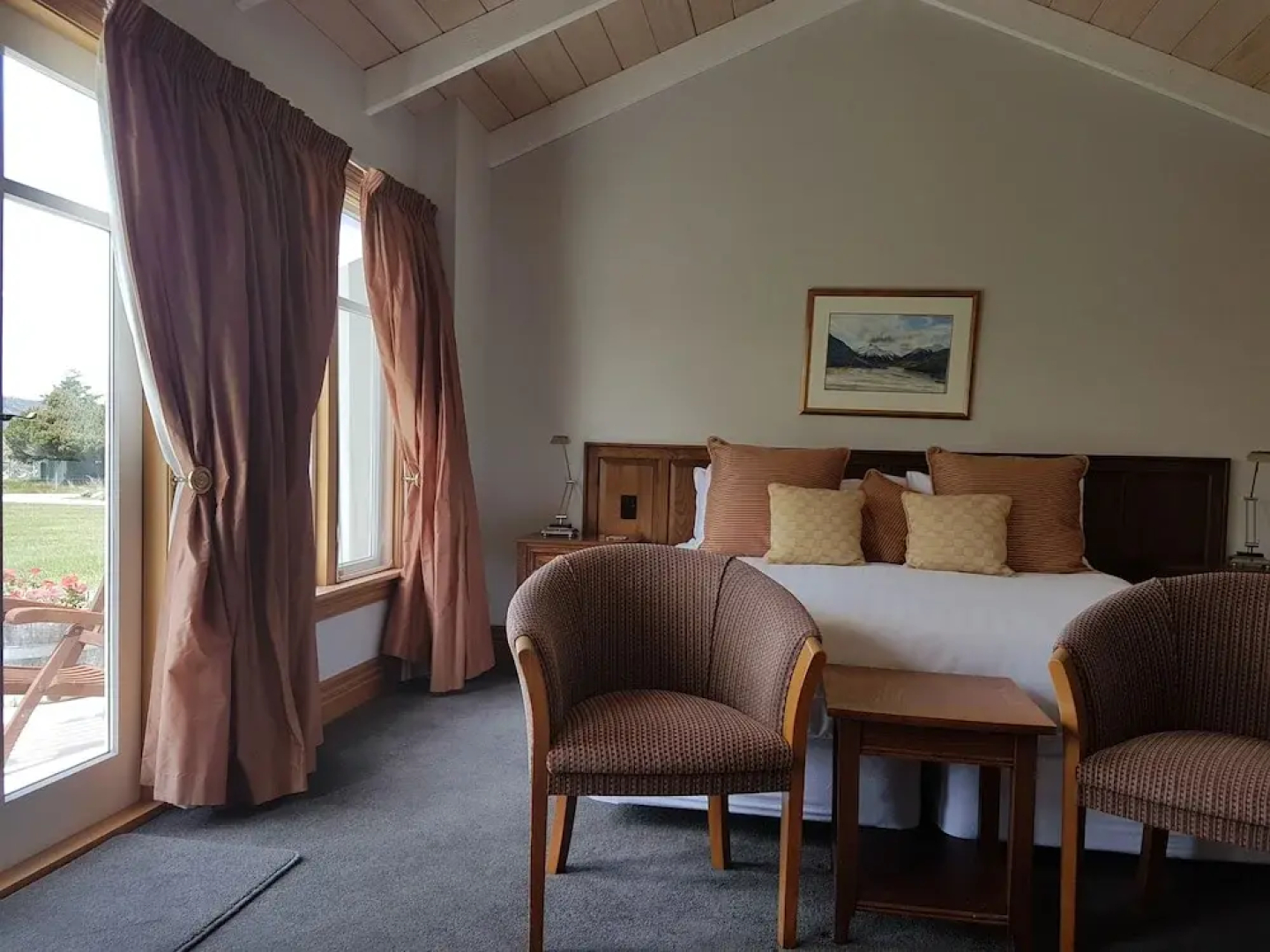 Grasmere High Country Bed & Breakfast Lodge