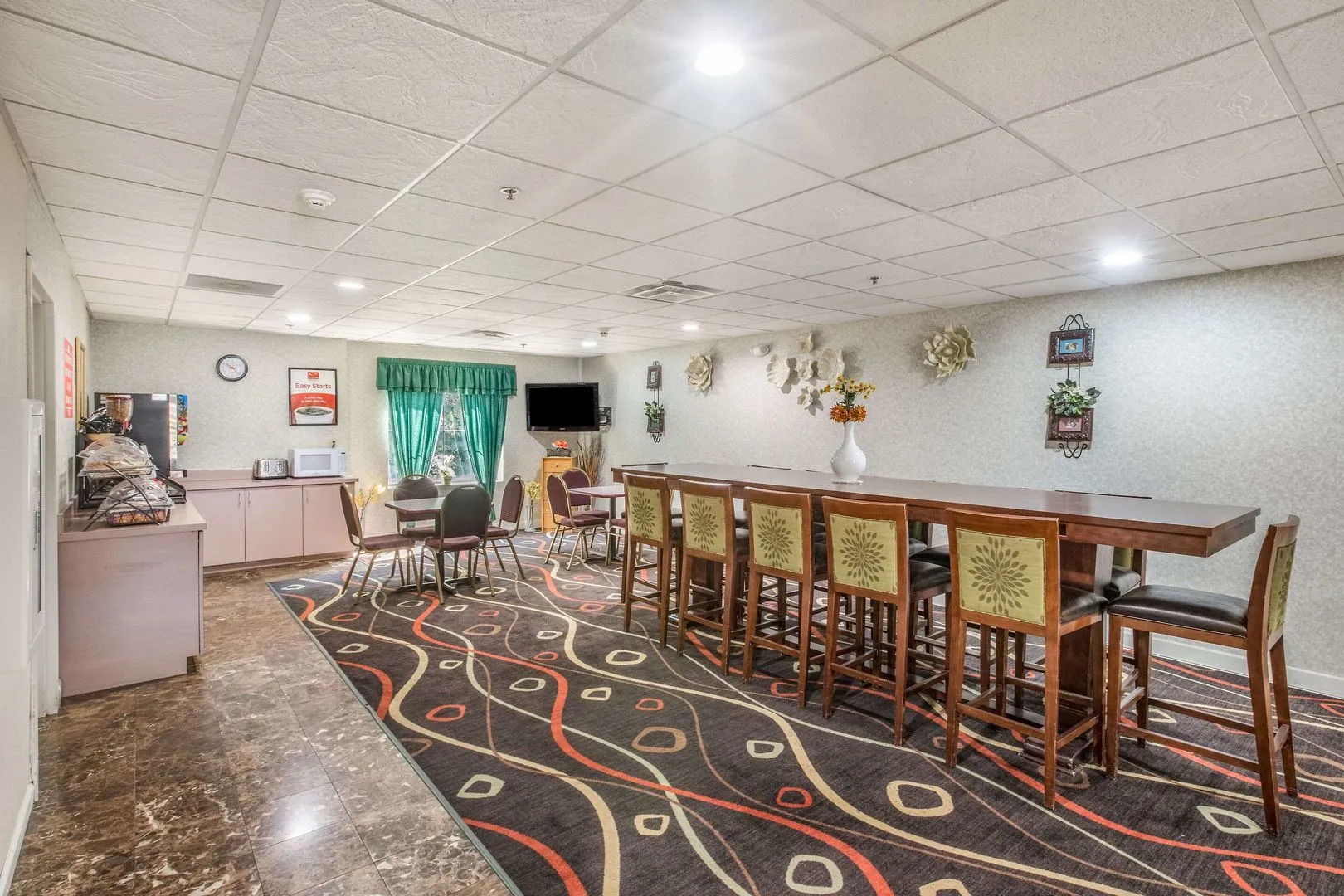 Econo Lodge Inn & Suites Marietta near Dobbins ARB