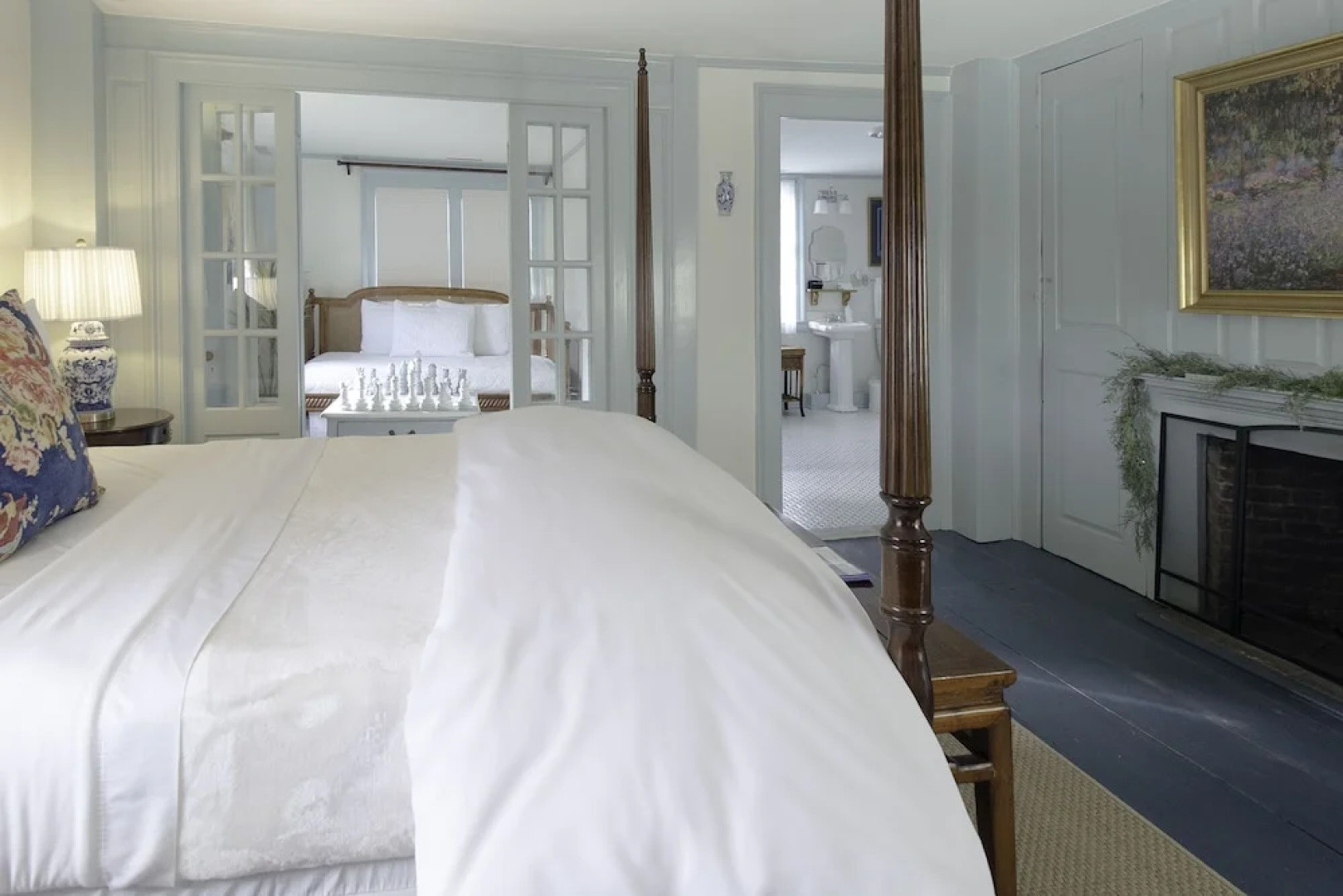 The Deacon & James Pharmacy B&B