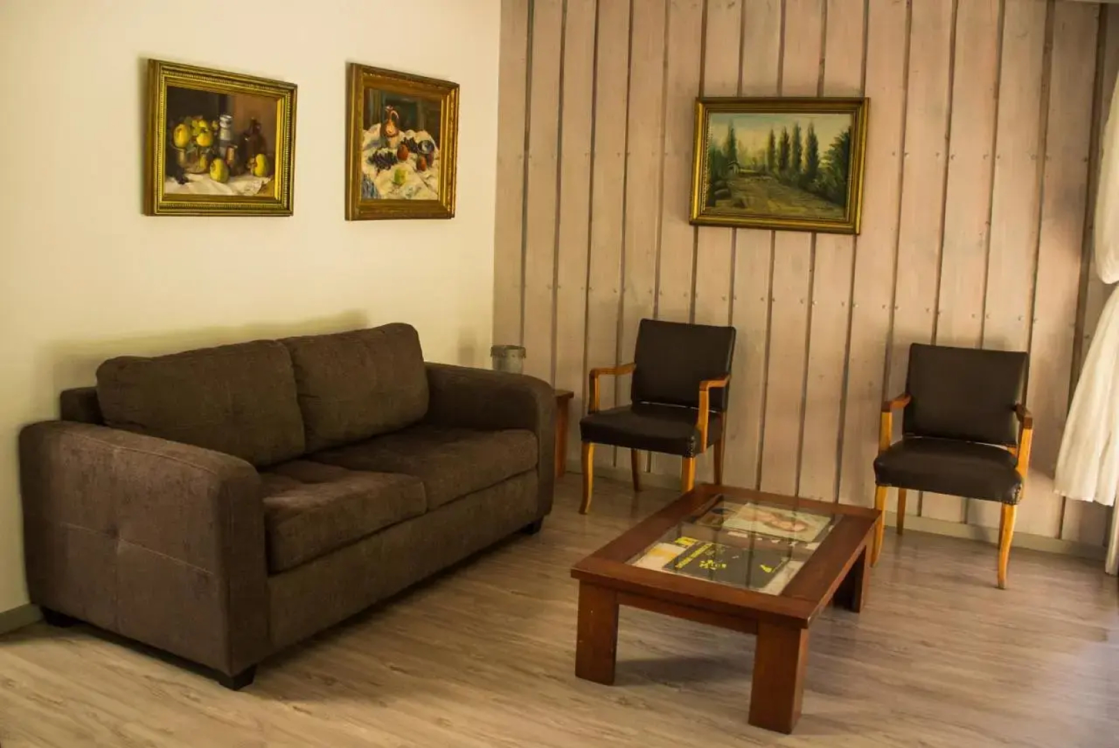 Shangrila Lodge