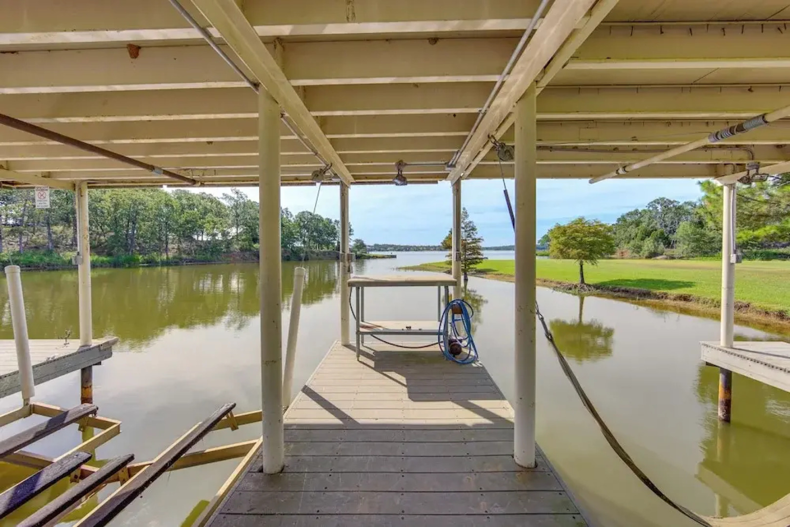 Rhodes Retreat w/ Dock on Cedar Creek Lake!