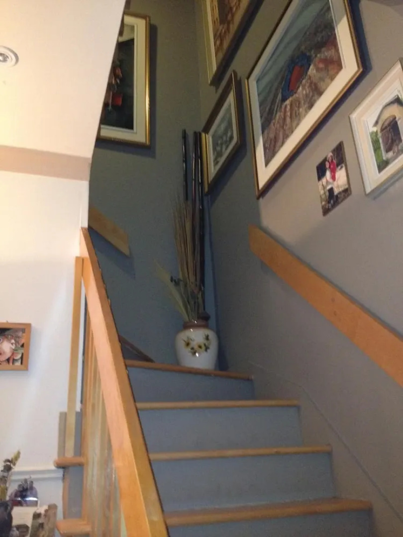 Repos & Manna Downtown Montreal