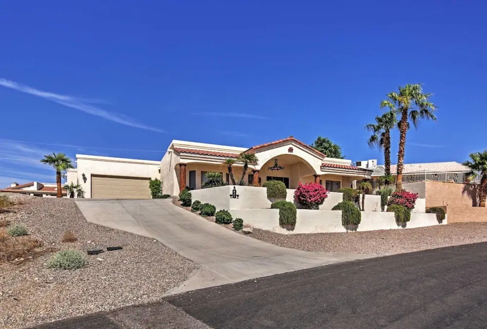 < 2 Mi to Lake Havasu: Spacious Home w/ Patio!