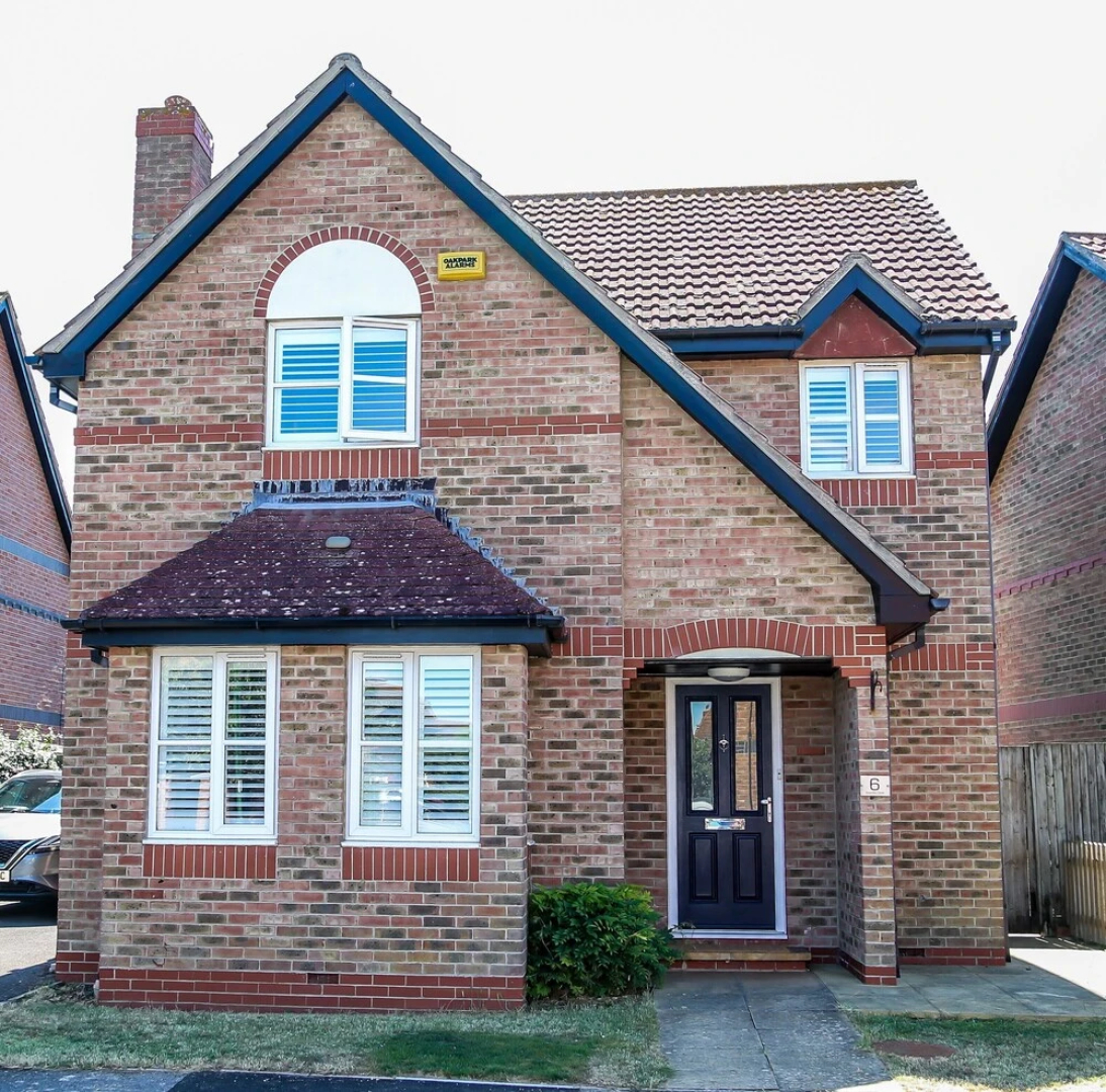 Seascape - 4 bed Home in Bracklesham Bay