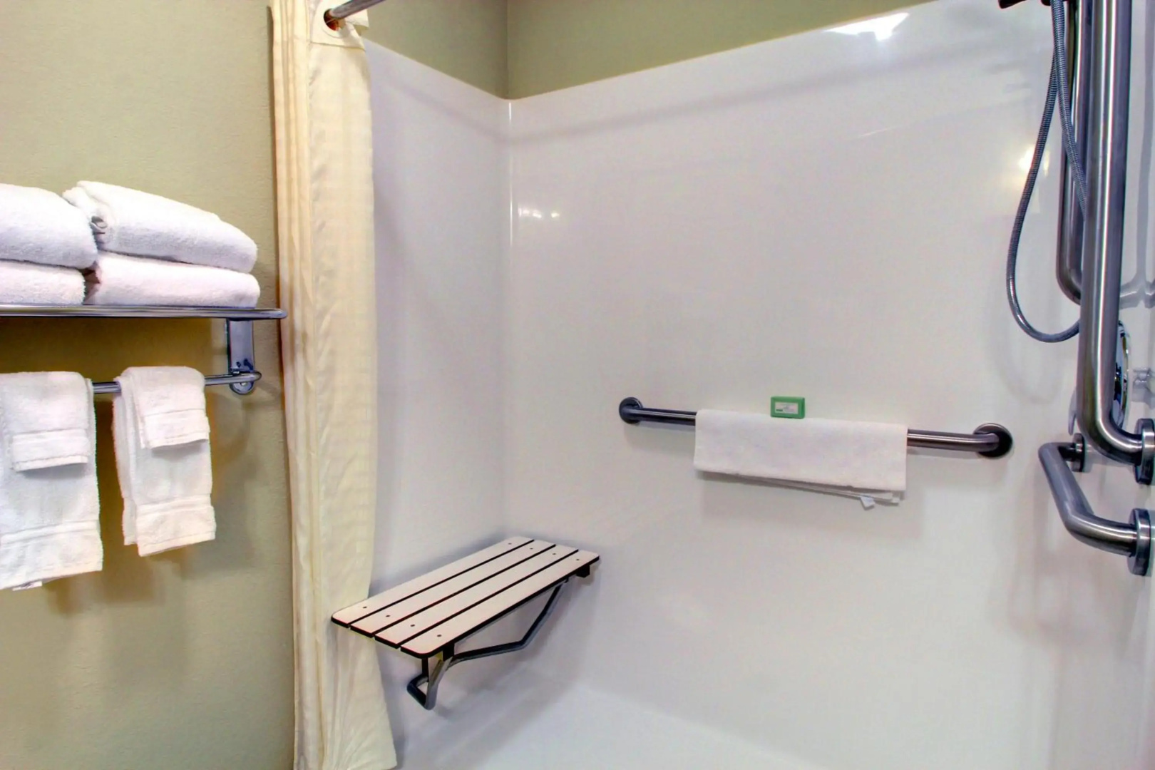 Cobblestone Inn & Suites - Carrington