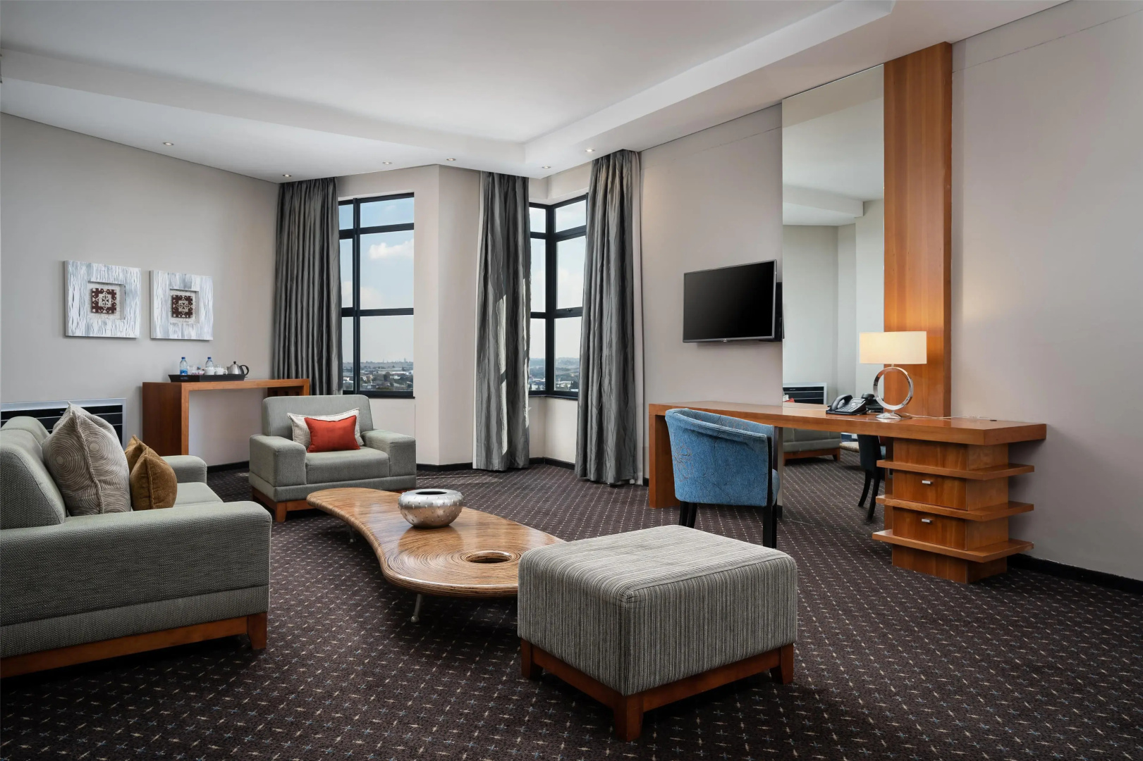 Premier Hotel OR Tambo