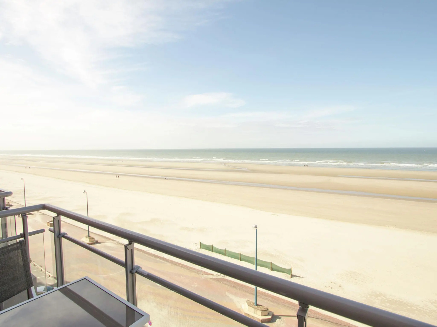 Modern beachside apartment in Bray-Dunes close to De Panne