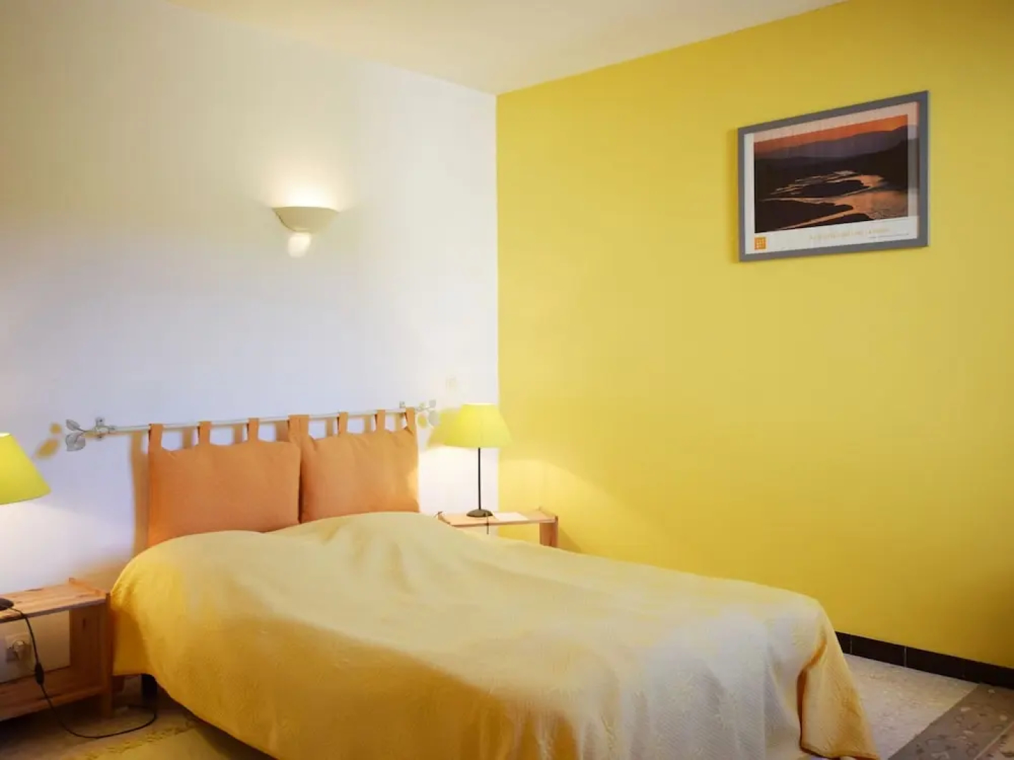 Beautiful Holiday Home in Bourdeaux with Hill View