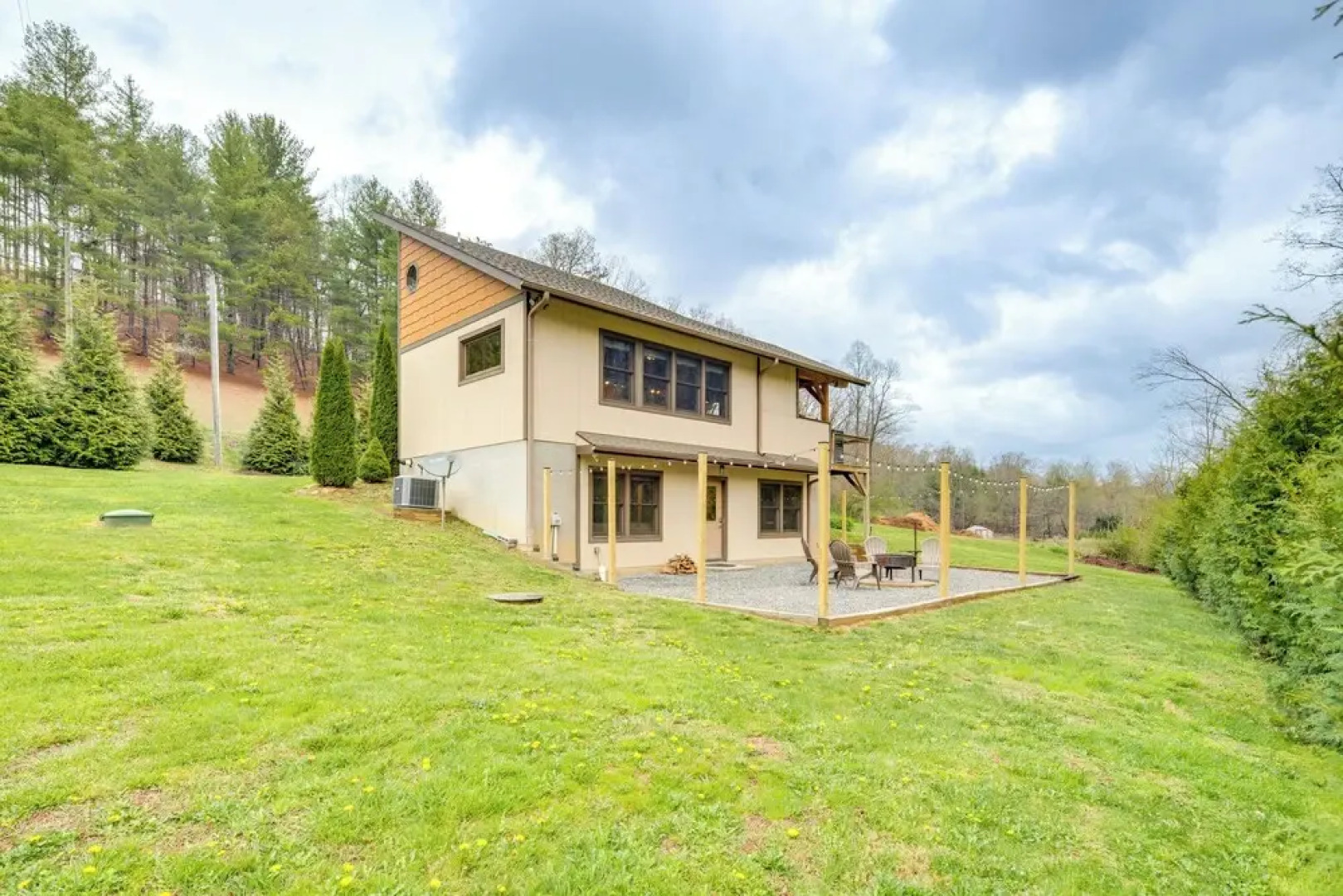 Sawyers Cabin w/ Hot Tub in Blue Ridge Mtns!