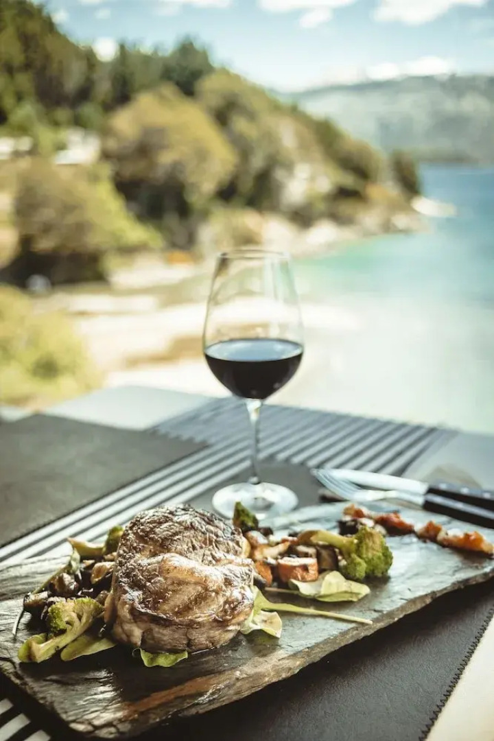 Mascardi Park Lodge & Hotel