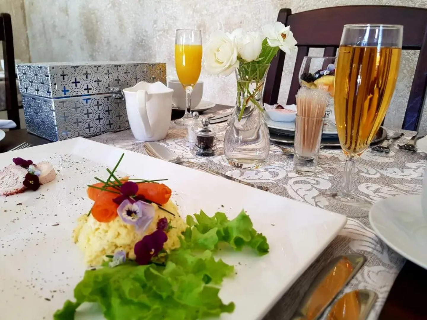 Ancient Emperor Guest Estate