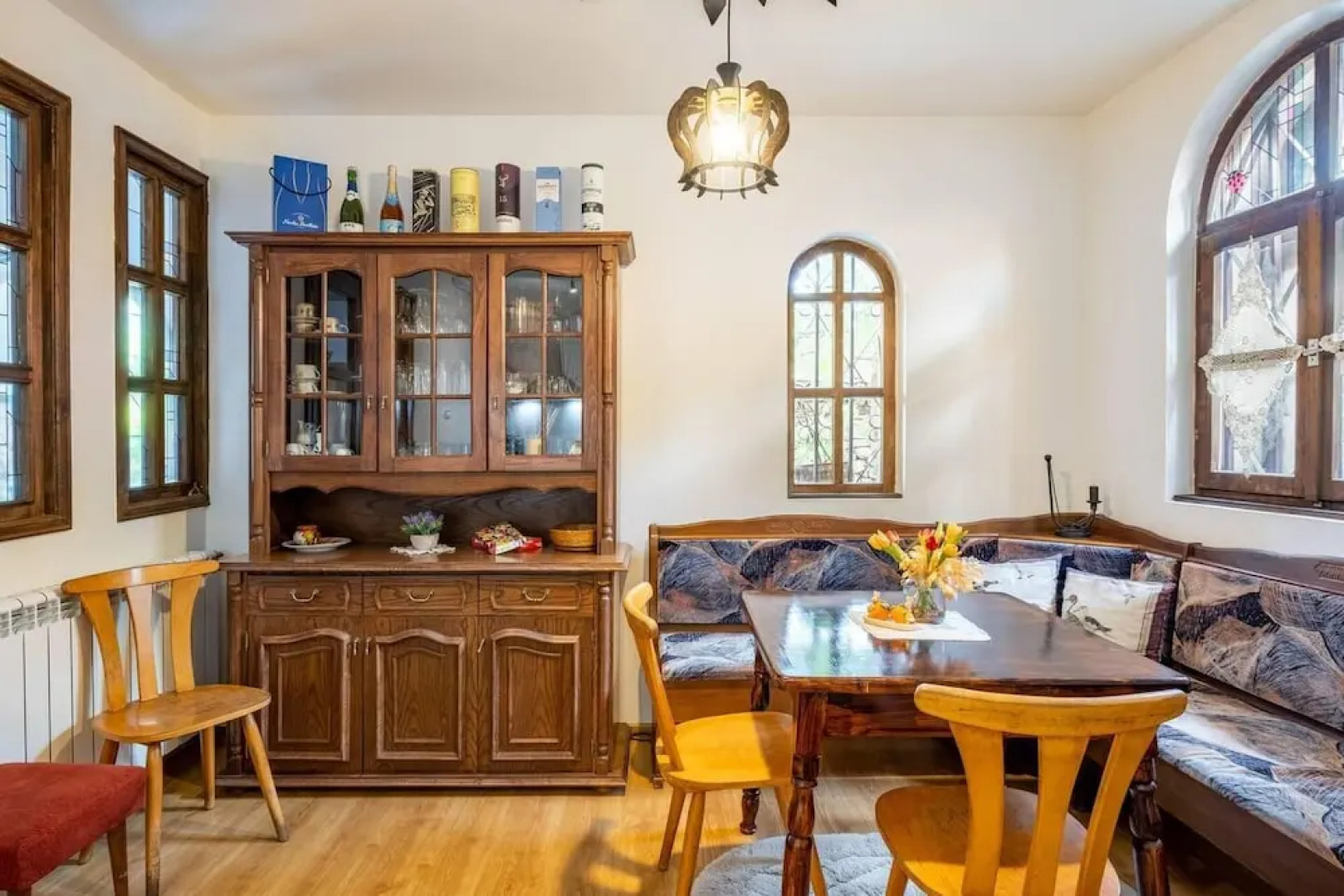 Lovely 5-bed Authentic House in the Arbanasi