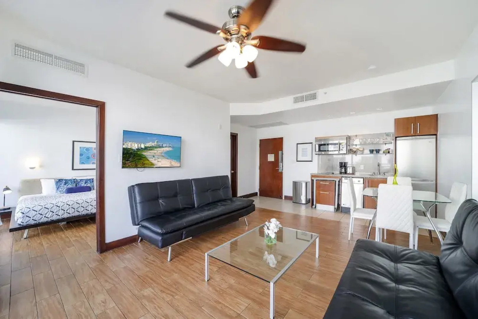 Strand Ocean Drive Suites