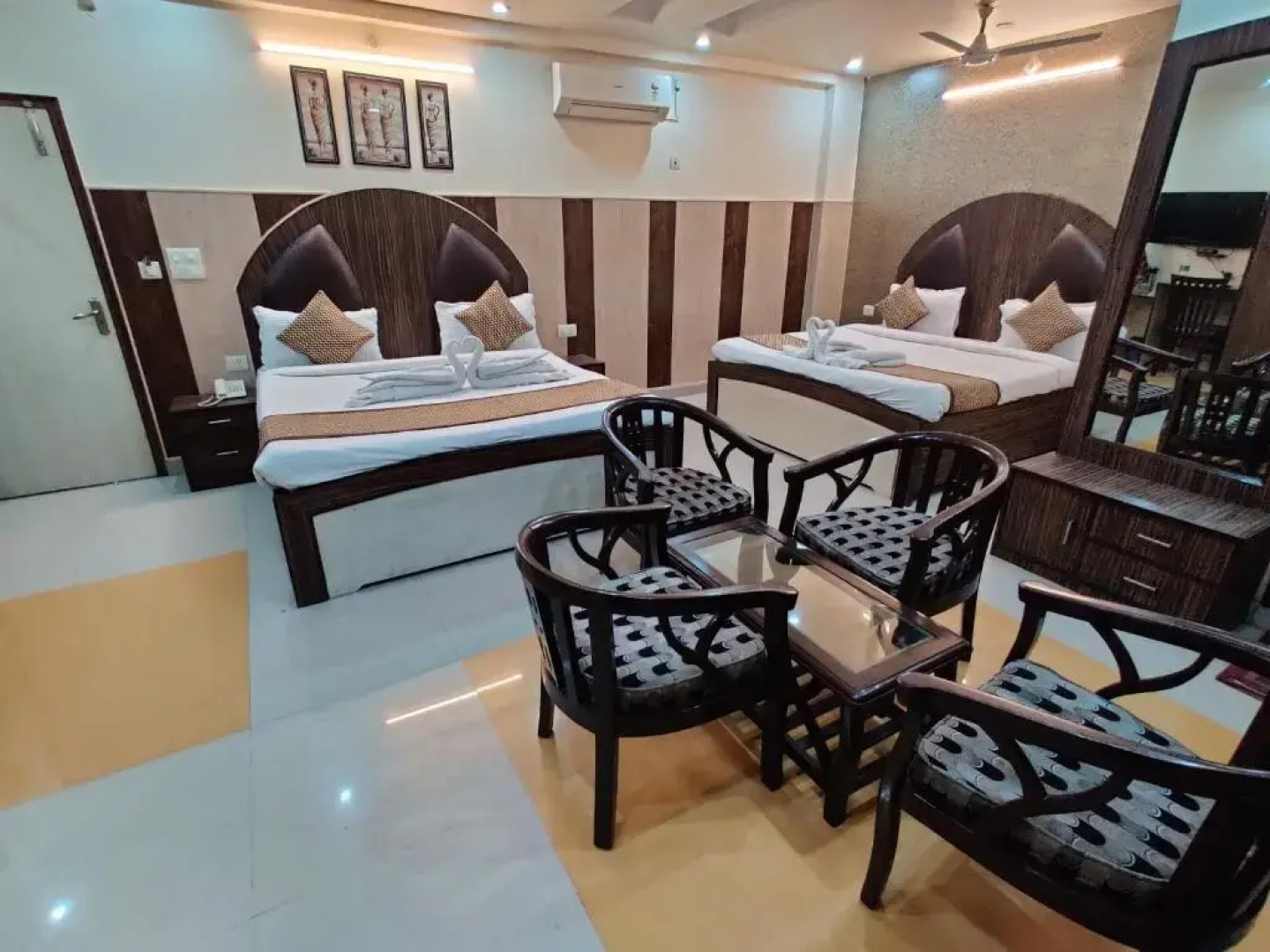 OYO 19453 Hotel Holy Basil