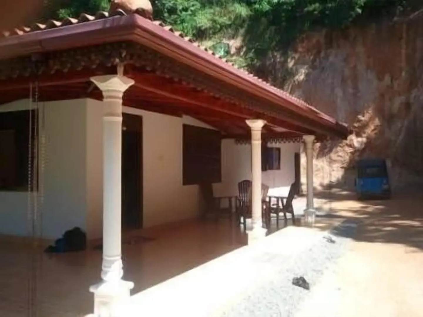 Damith Tourist Inn
