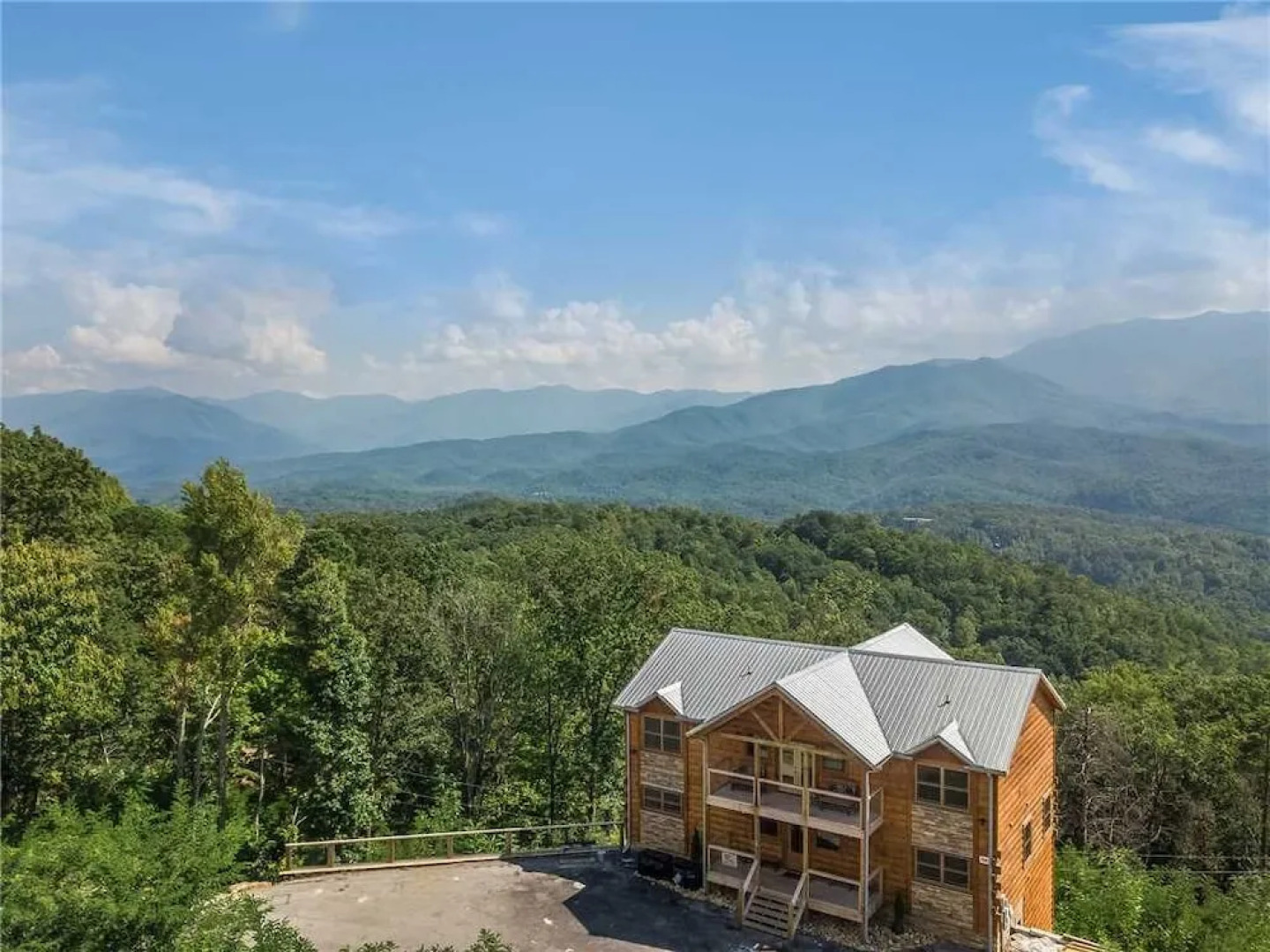 Great Smoky Lodge - Seven Bedroom Cabin