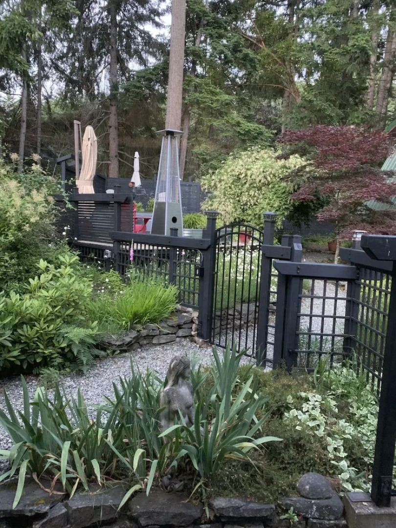 Salt Spring Carriage House B&B