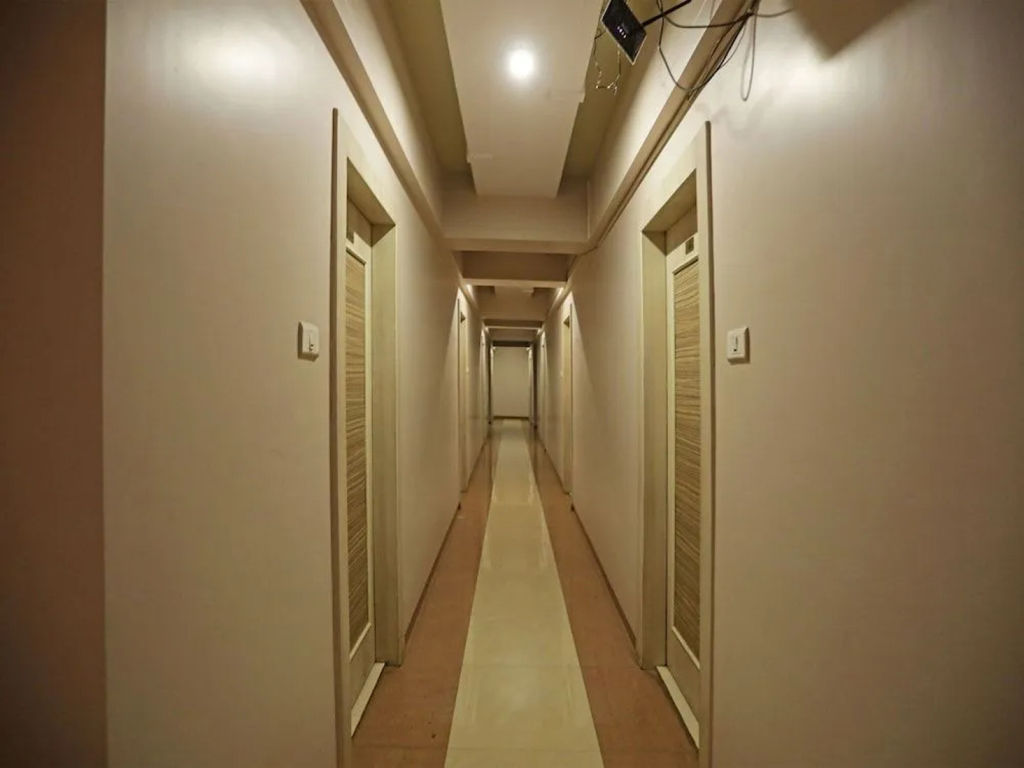 OYO 6401 The Neelam Executive