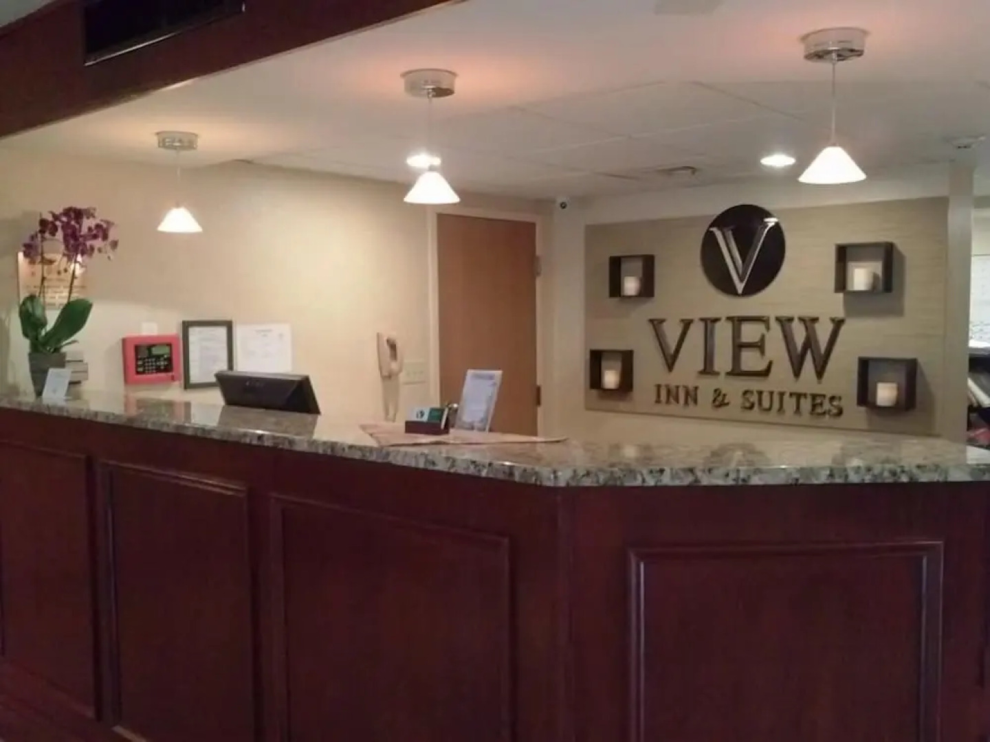 The View Inn & Suites