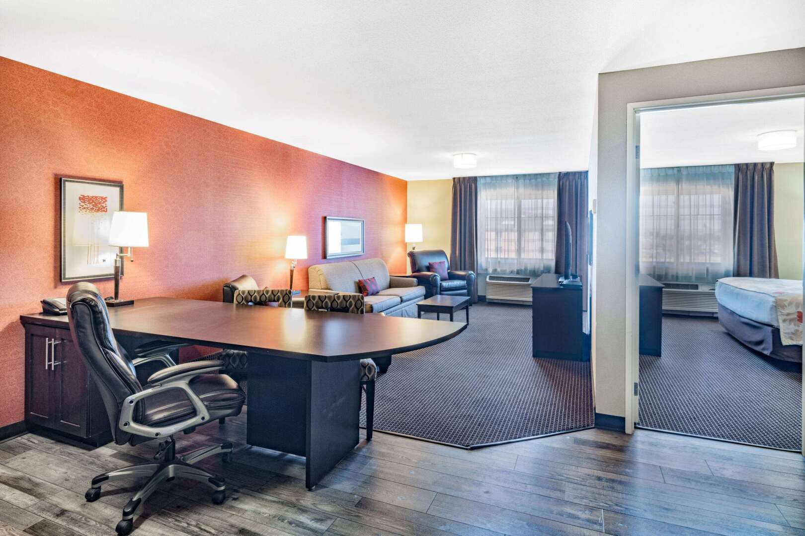 Hawthorn Suites by Wyndham Williston