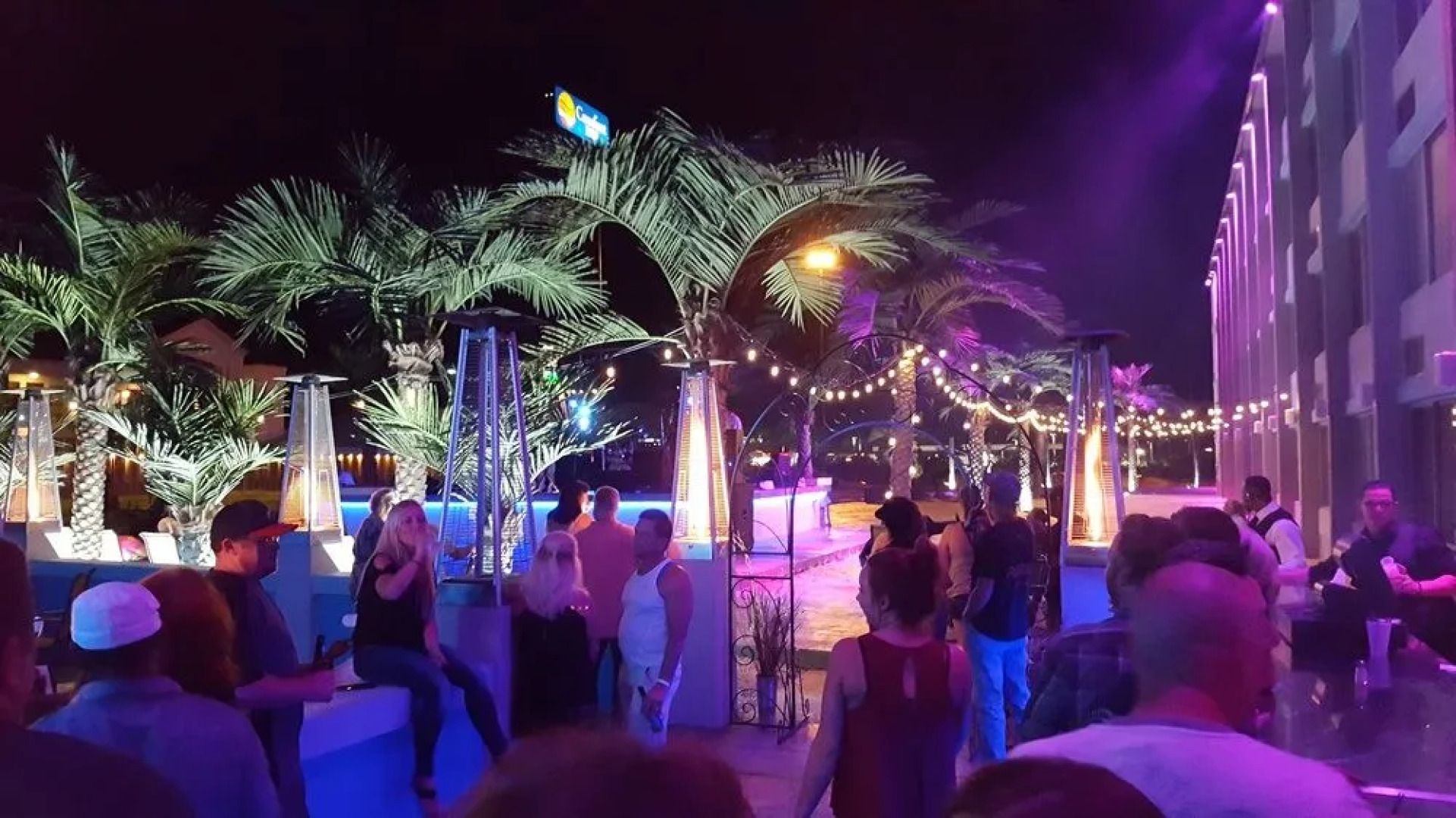 California Palms Hotel & Suites