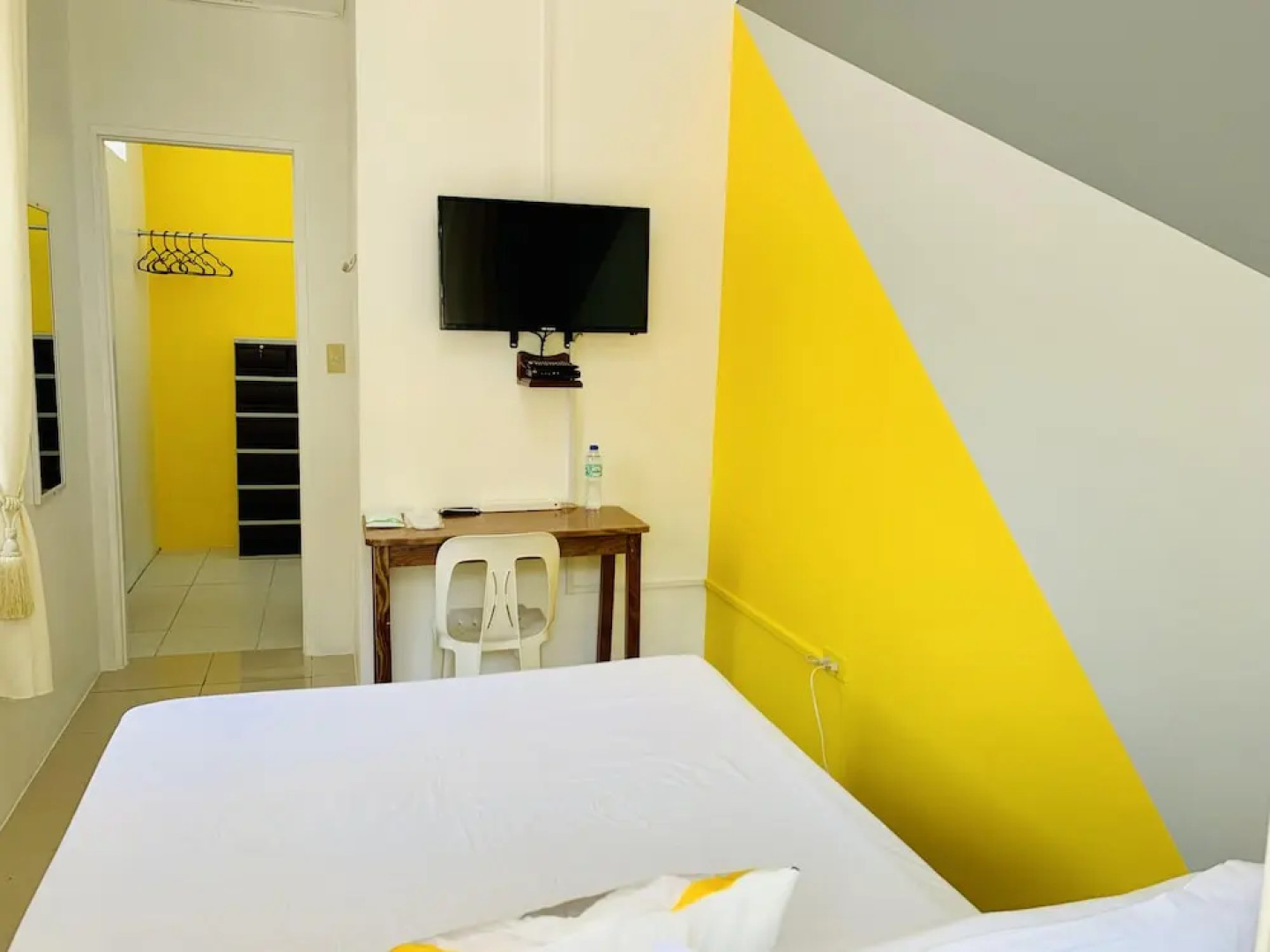 Dive Batanes Lodge and Restaurant