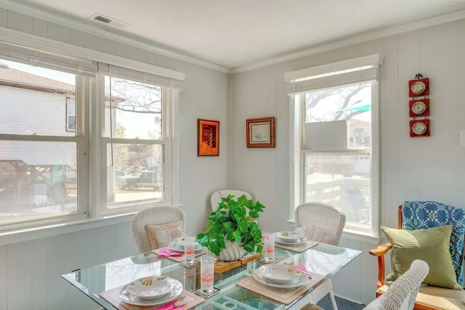 1 Mi to Avalon Pier: Charming Coastal Cottage!