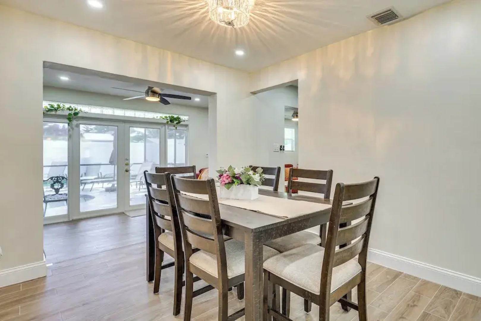 Backyard Oasis: Fort Lauderdale Home Near Beach