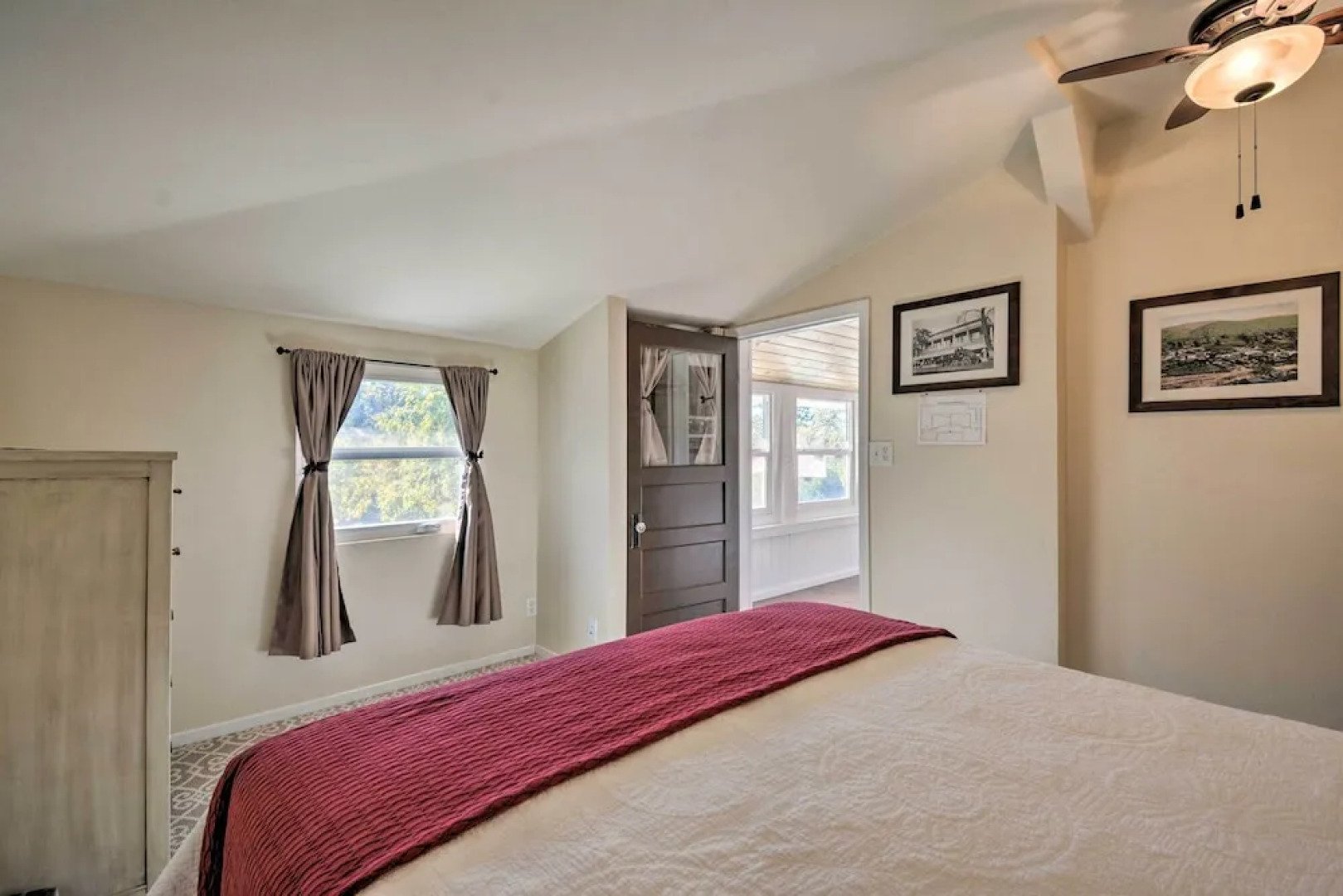 Historic Mariposa Stagecoach Stop w/ Gas Fire Pit!