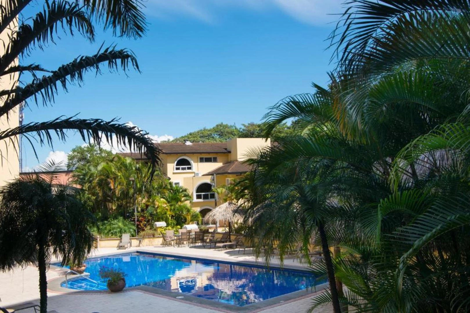 Apartotel & Suites Villas del Rio
