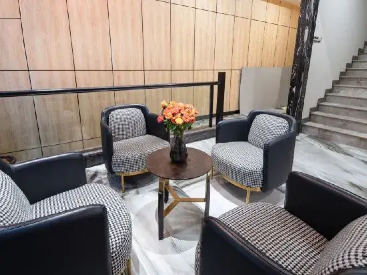 Huayuan Hotel (Maguan County Government Anping Square Branch)