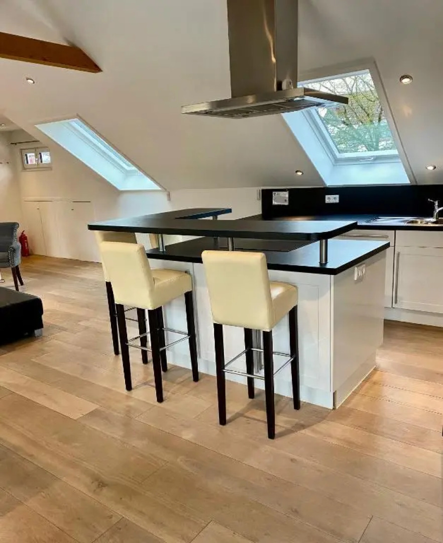 Luxuriöses Studio im Zentrum, Balkon, Kamin, Klima