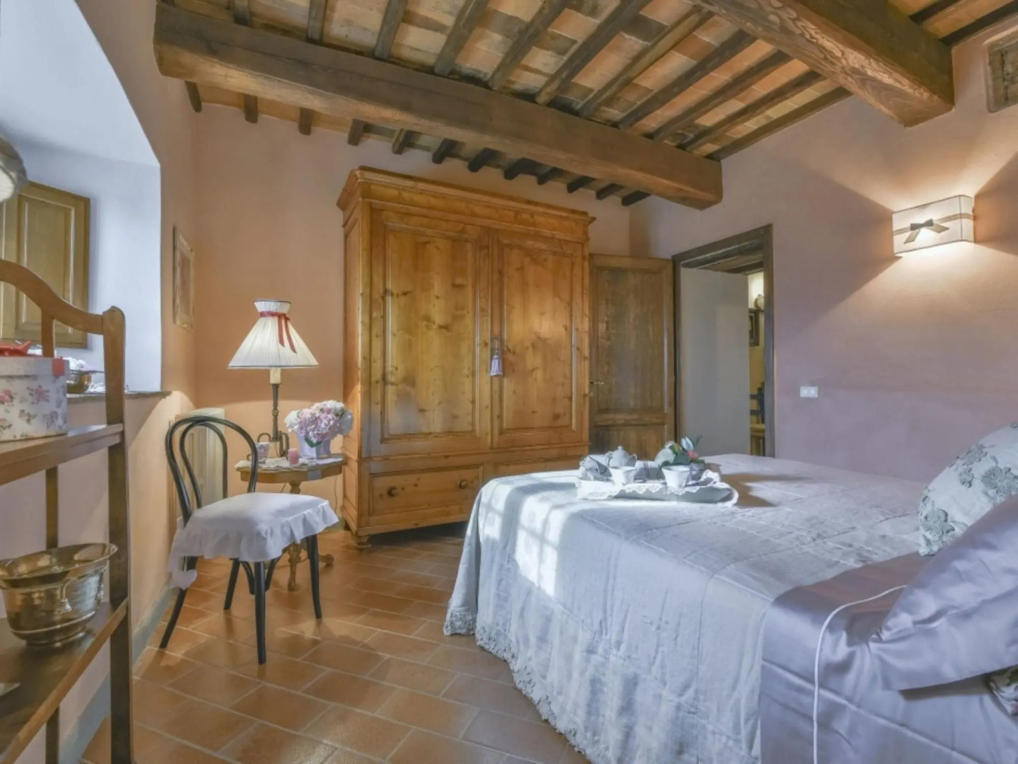 Magnificent Villa in the Countryside Near Pistoia Pool Airco Bbq-villa Lucente