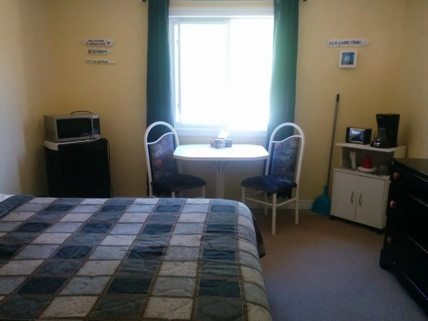 The Pinewood - Adult Getaway by the Lake