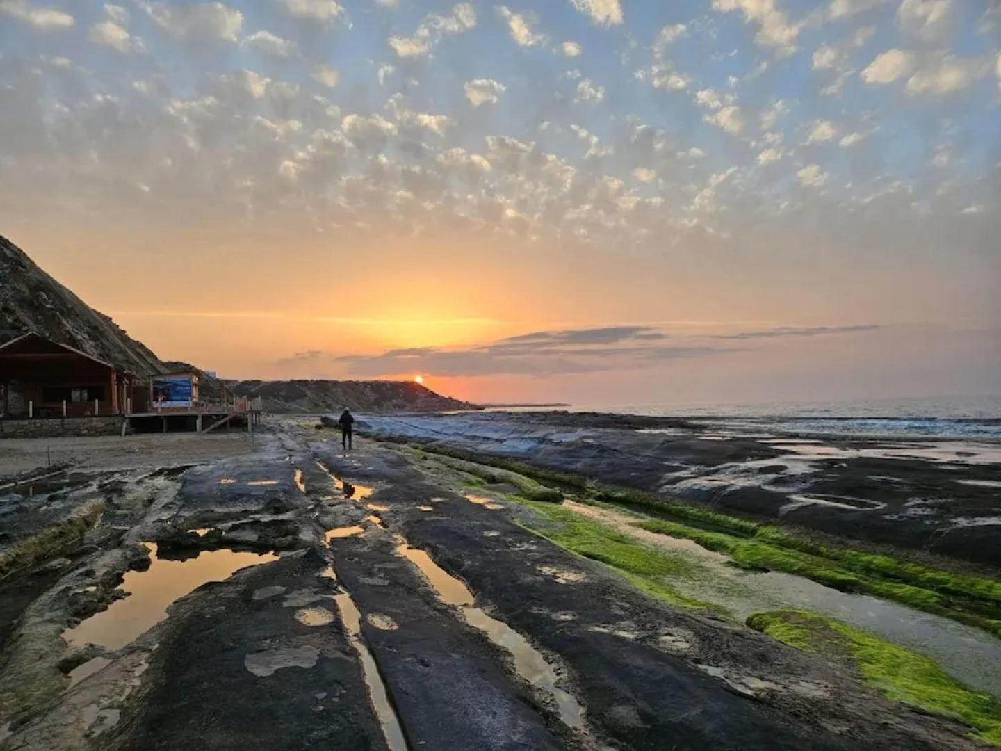 Serene Three-bedroom Retreat in Unforgettable Setting