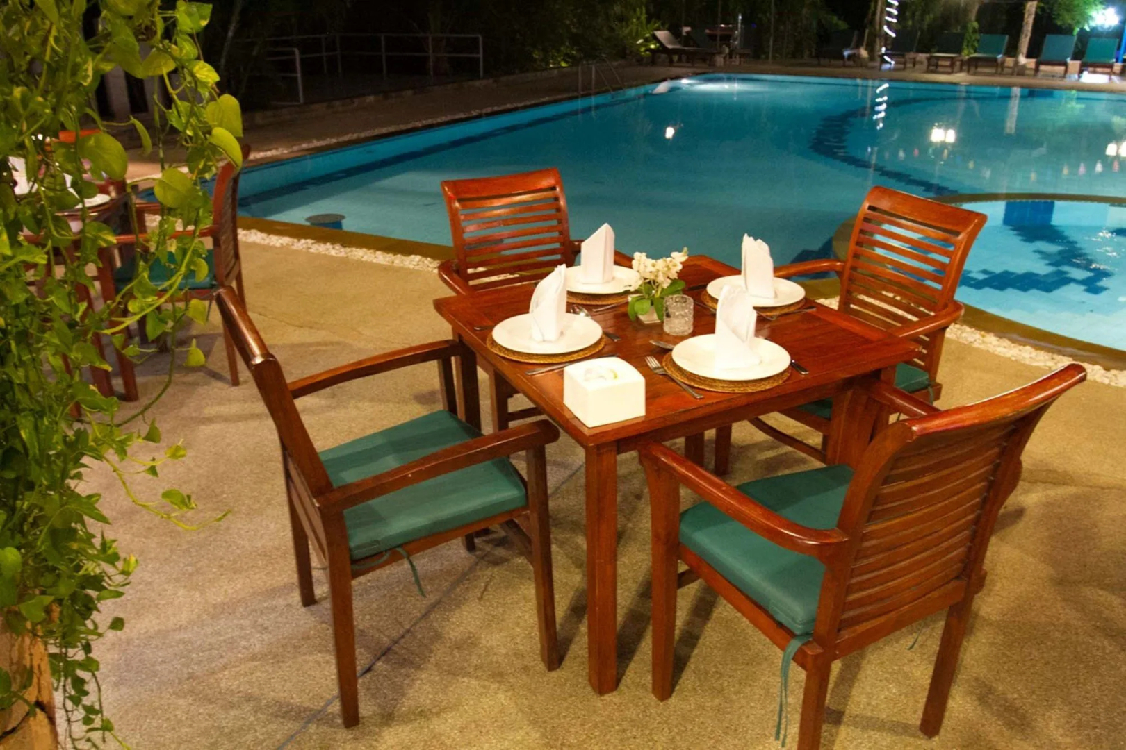 VIP Chain Resort Pool Villa