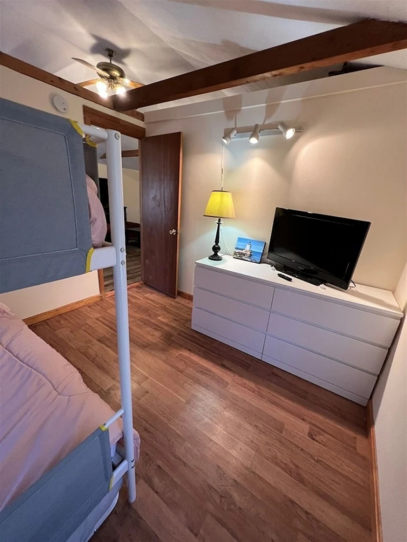 Crooked River Cottage Limit 5 2 Bedroom Cottage by RedAwning