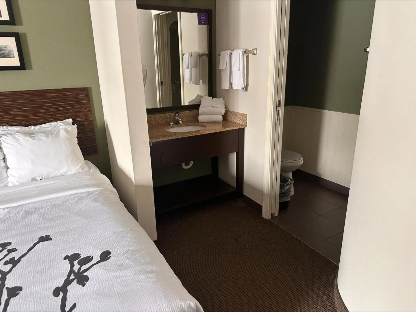 Sleep Inn & Suites Queensbury - Lake George